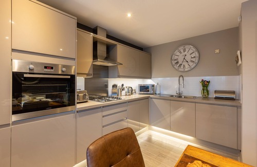 Whitby Casa | Sugar Reef - Luxury House, Garden, Parking & EV Point