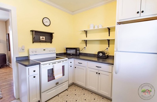New Glarus Apartamento | Sugar River Suite - Your Sweet Escape in the Heart of it All!