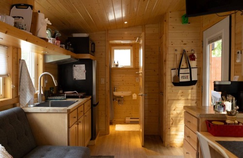 Chatham Apartamento | Sugar Shack - 300 square feet of pure sweetness.
