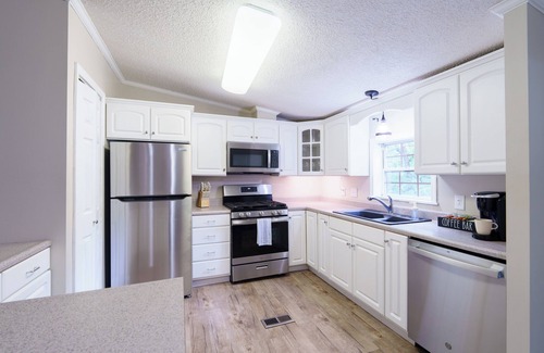 Farmers Casa | Sugarloaf Mountain EscapenSecluded 3 bedroom, 5 acres, ATV, RV and boat storage.