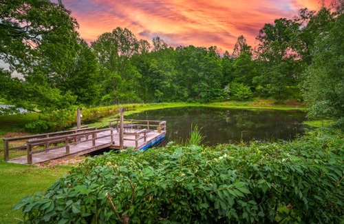 Farmers Casa | Sugarloaf Mountain EscapenSecluded 3 bedroom, 5 acres, ATV, RV and boat storage.