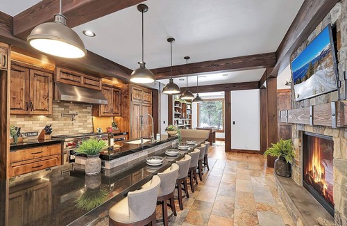Tamarack Resort Casa | Sugarloaf Summit @ Tamarack Resort | Insta-Worthy SKI IN/OUT Mountain Modern Estate