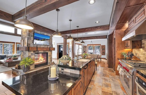 Tamarack Resort Casa | Sugarloaf Summit @ Tamarack Resort | Insta-Worthy SKI IN/OUT Mountain Modern Estate