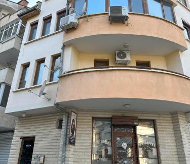 Stara Zagora Apartamento | Suit Home Аpartment - free street parking & Self Check - in, two bedrooms