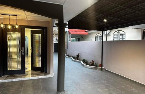 Taman Rapat Damai Casa | Suitable for whole family vacation home and nearby to all vacation destination.