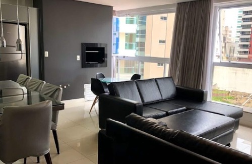 Andorinha Apartamento | APTO nuevo y moderno c / 3 suites / 4 aire acondicionado / 4 de LED TV / Wifi / 2 garajes