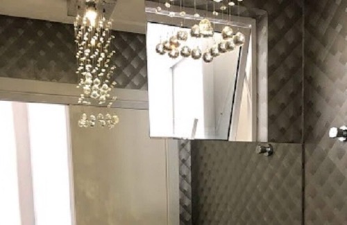 Andorinha Apartamento | APTO nuevo y moderno c / 3 suites / 4 aire acondicionado / 4 de LED TV / Wifi / 2 garajes