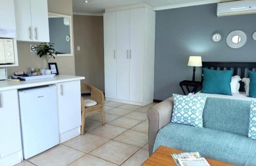 Beacon Bay Apartamento | Suite 11- Deja' Blu Bed and Breakfast- East London