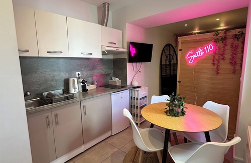 Esbly Casa | Suite 110 : Jacuzzi & Sauna Privatisé Avec Suite