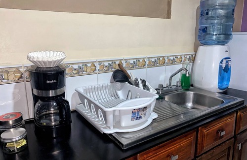 San Pedro Sula Apartamento | Suite 2 hab, 2 baños, 3 camas, sala, comedor, cocina, sofá cama y parqueo.