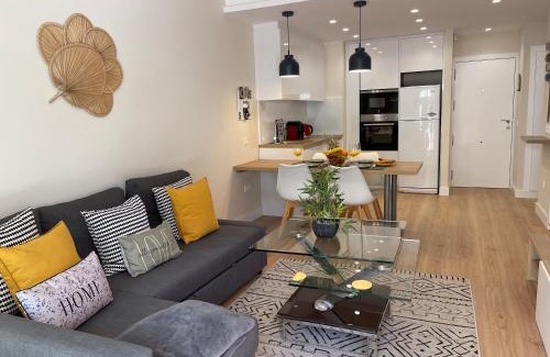 Milla de Oro Apartamento | Suite 208, Close to the beach, 2 bedroom,Golden Mile