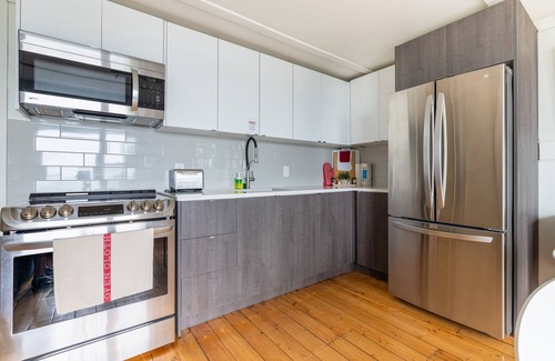 Wainfleet Cabaña | Suite 209: Beautiful 2-Bedroom Beachfront Suite