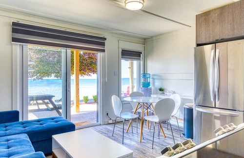 Wainfleet Cabaña | Suite 215: Beautiful 2-Bedroom Beachfront Suite