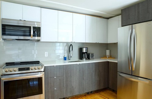 Wainfleet Cabaña | Suite 215: Beautiful 2-Bedroom Beachfront Suite