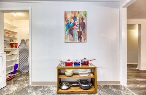 Edgewater Apartamento | Suite 35B Boutique Medical Housing | Yard for Pets