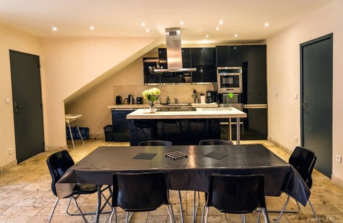 Bailly Apartamento | Suite - Appartement HORTENSIA - Rez de jardin Terrasse - Capacity 12 people