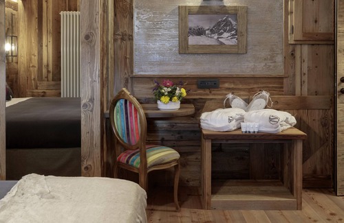 Cervinia Apartamento | Suite Appartment walking distance slopes and center with wellness area