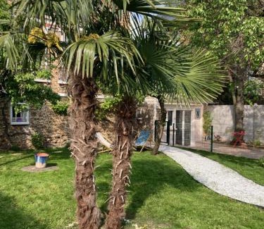 Les Pavillons-sous-Bois Apartamento | SUITE AVEC TERRASSE ET JARDIN AUX PORTES DE PARIS