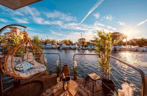 Frejus Plage Alquiler De Eote | Suite Bali : Cocon d'amour avec Baignoire « Patte de Lion » (Port Fréjus)