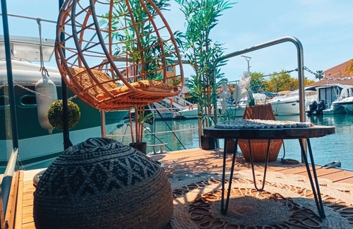 Frejus Plage Alquiler De Eote | Suite Bali : Cocon d'amour avec Baignoire « Patte de Lion » (Port Fréjus)