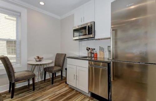 Dupont Circle Cama Y Desayuno | Suite C - Dupont Circlekalorama Luxury Apartment