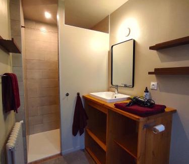 Coulommiers Cama Y Desayuno | Suite - Chambre Cherry Plum
