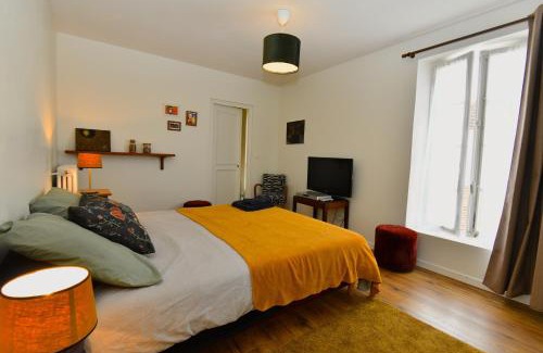 Coulommiers Cama Y Desayuno | Suite - Chambre Cherry Plum