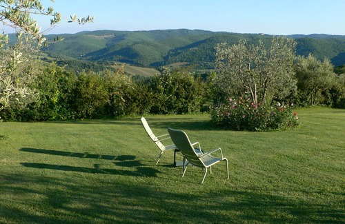Pieve di Panzano Apartamento | Suite Conca d'Oro Panzano in Chianti with pool access from Hotel Villa Le Barone