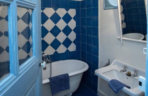 Suevres Cama Y Desayuno | Suite-Habitaciones conectadas-Baño Privado-Vista al Jardín-George Sand