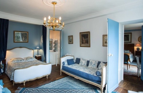 Suevres Cama Y Desayuno | Suite-Habitaciones conectadas-Baño Privado-Vista al Jardín-George Sand
