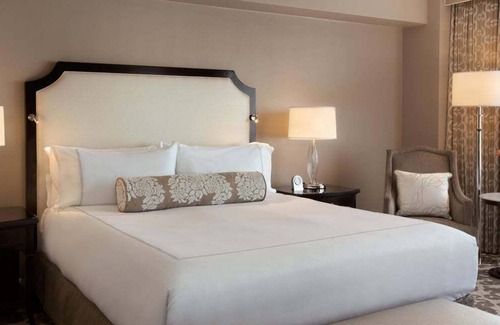 Nob Hill Casa | Suite + Connecting Room at a 5⭐️ Hotel