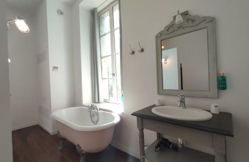 La Redorte Apartamento | Suite de Rêve au Château avec Bain Caché - Accès Bassin de Nage - Clim