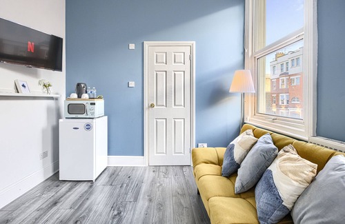 Hackney Central Apartamento | Suite-De Lujo-Baño en la habitacion-Vista al Jardín-8