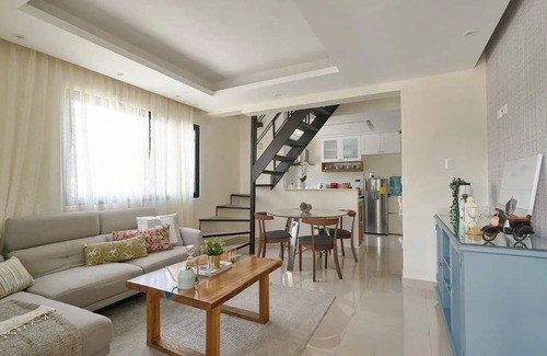 Altos de Arroyo Hondo Apartamento | Suite. Private jacuzzi, near us embassy