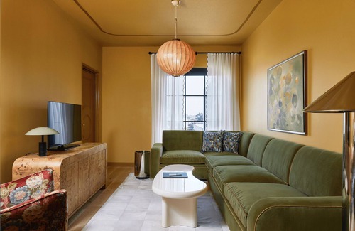East Market District Casa | Suite Genevieve at Hotel Genevieve, Pet-friendly Accommodation