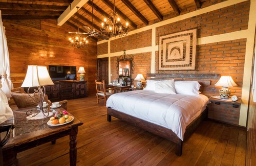 Esterito Cama Y Desayuno | Suite Giuseppe, luxury and comfort close to the malecon. Breakfast included v