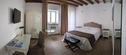 Isola del Borgo Antico Cama Y Desayuno | Suite il ritrovo dei poeti