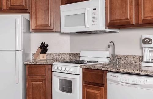 Brush - Stewarts Apartamento | Suite in a Beach front hotel with a full kitchen!