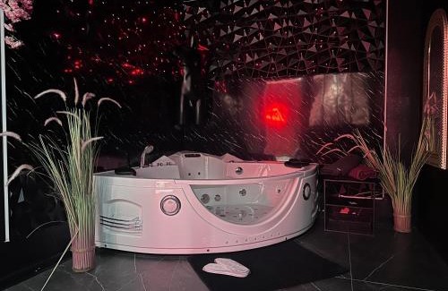 Saint-Die Apartamento | Suite Jeux d’Amour Jacuzzi/Love Room