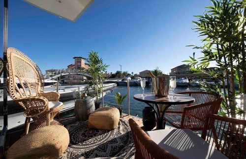 Frejus Plage Alquiler De Eote | Suite "Mille et Une Nuits" sur l'eau avec Jacuzzi (Port Fréjus)