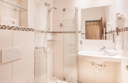 Sankt Michael im Lungau Casa | Suite mit Dusche, Bad, WC - Stofflerwirt, Landhotel