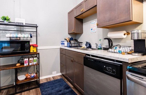 Smoketown Jackson Cabina | Suite near downtown Louisville, KY · Suite I