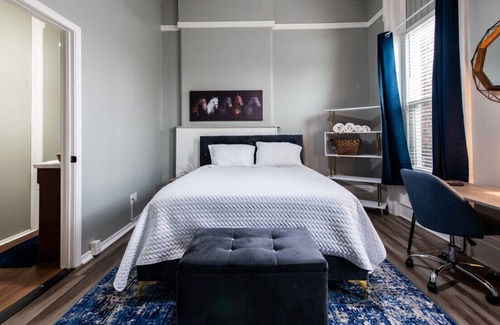 Smoketown Jackson Cabina | Suite near downtown Louisville, KY · Suite I