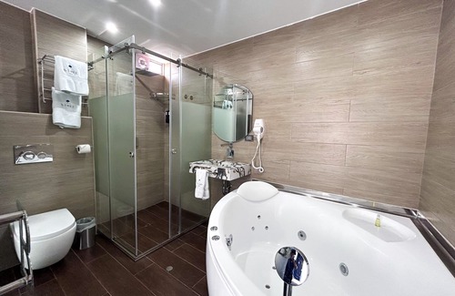 Chancay Casa | Suite Con Jacuzzi y Balcón by BlueThree Hotel 3✨️ a 7 min de la Plaza de Chancay