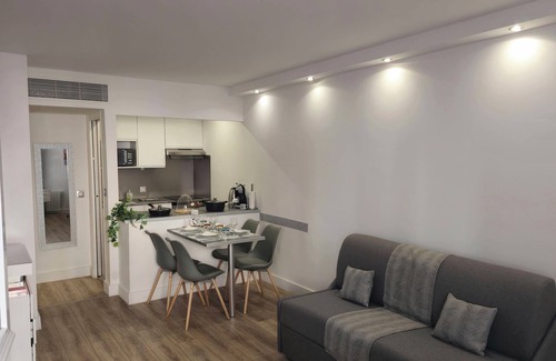 Faubourg de l'Arche Apartamento | Suite Prestige Paris-La Défense Balcony-Terrace