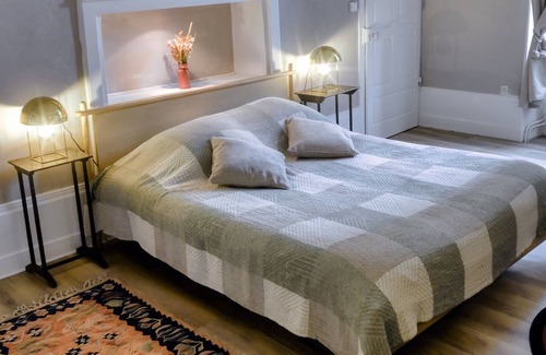 Poligny Cama Y Desayuno | Suite Privée Dans un Élégant Hôtel Particulier au Coeur de Poligny