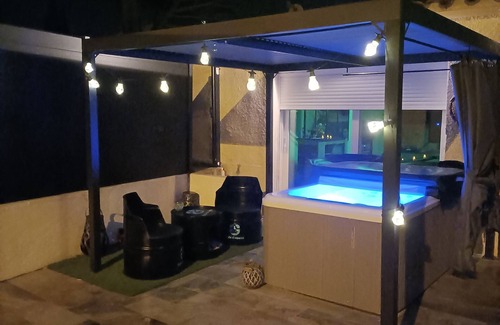 Trebes Cama Y Desayuno | Suite Privative Avec Jaccuzi Billard et Terrasse a 10 min de Cité de Carcassonne