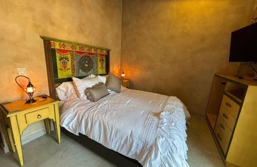 Santeagueda Apartamento | Suite Raffaello: Diseño y Comodidad en Val'Quirico