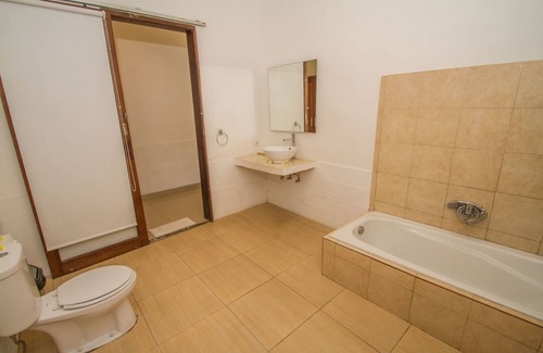 Berawa Apartamento | Habitación Suite en Canggu a solo 10 minutos caminando a la playa
