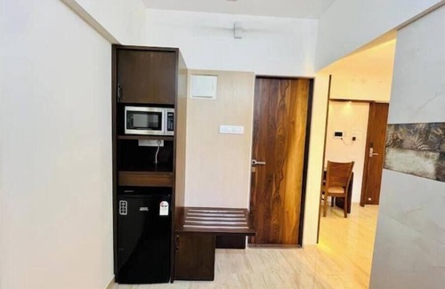 Kandivali East Apartamento | Suite room with Kitchen at THE BNB STAY